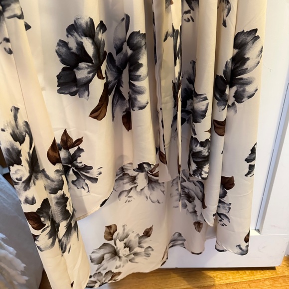 VICI Dolls Blue Magnolia high/low dress with flutter sleeve (S) - Picture 4 of 4